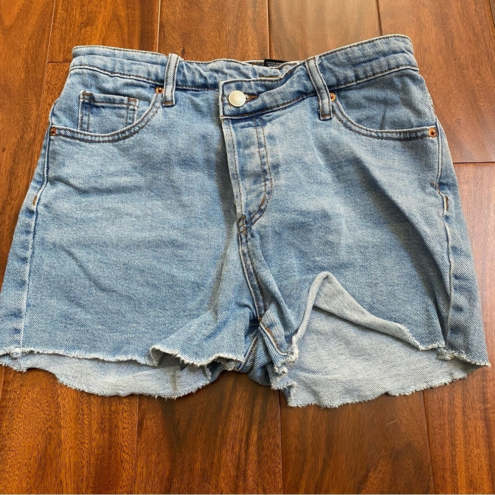 S.O.N.G Junior Girls Light Denim Cut-off Criss Cross Timeless Shorts Sz 5/27